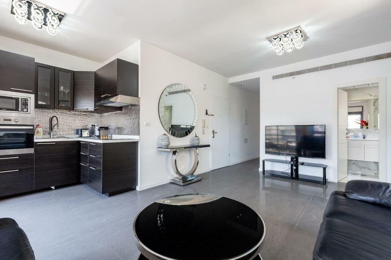75m² 2 slaapkamer, 2 privé badkamer Appartement in Strandgebied Tel Aviv Buitenkant foto